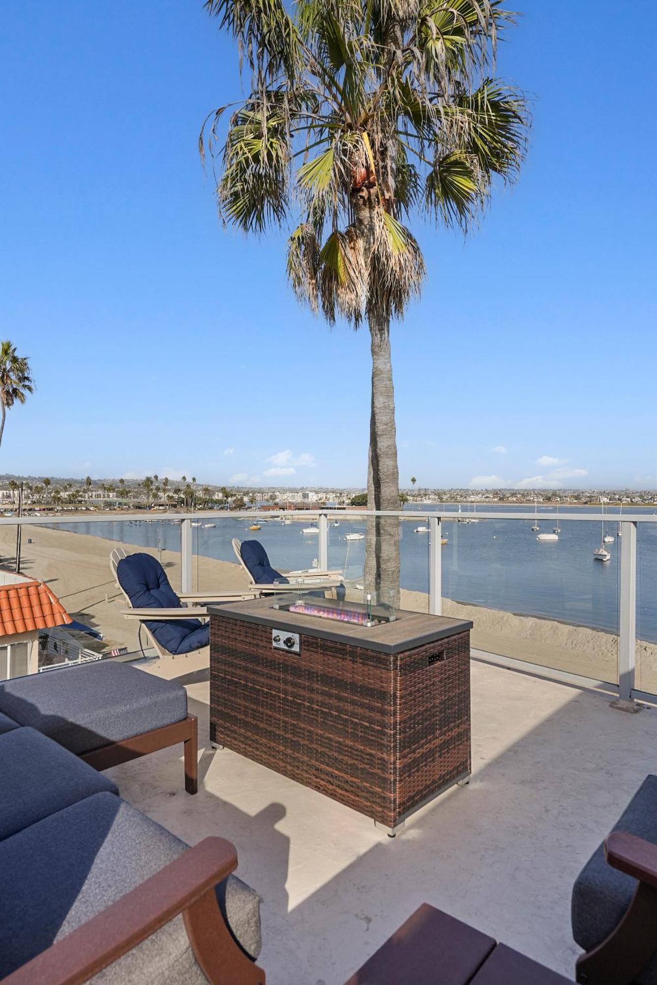 Stunning Bayfront Condo With Gorgeous Views, Garage, Massive Roof Deck & Ac - Dogs Welcome! San Diego Exterior photo